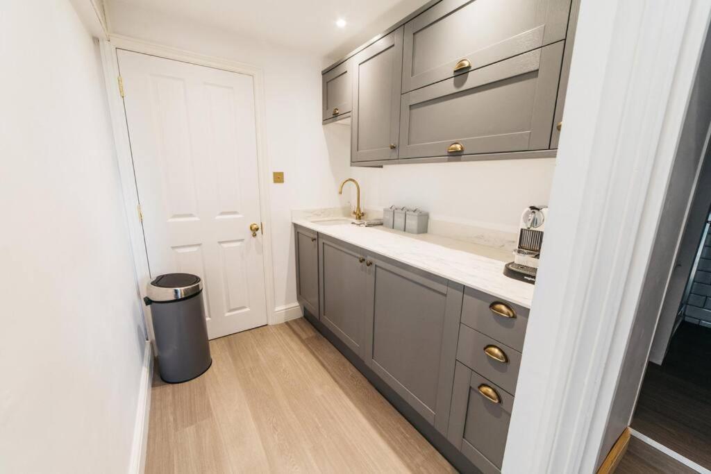 Appartement New -bright -fresh - With Parking & For Electric Cars *