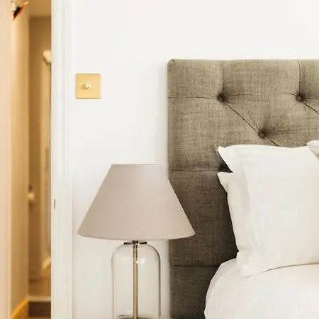 New -Bright -Fresh - With Parking & For Electric Cars Appartement Bath Buitenkant foto